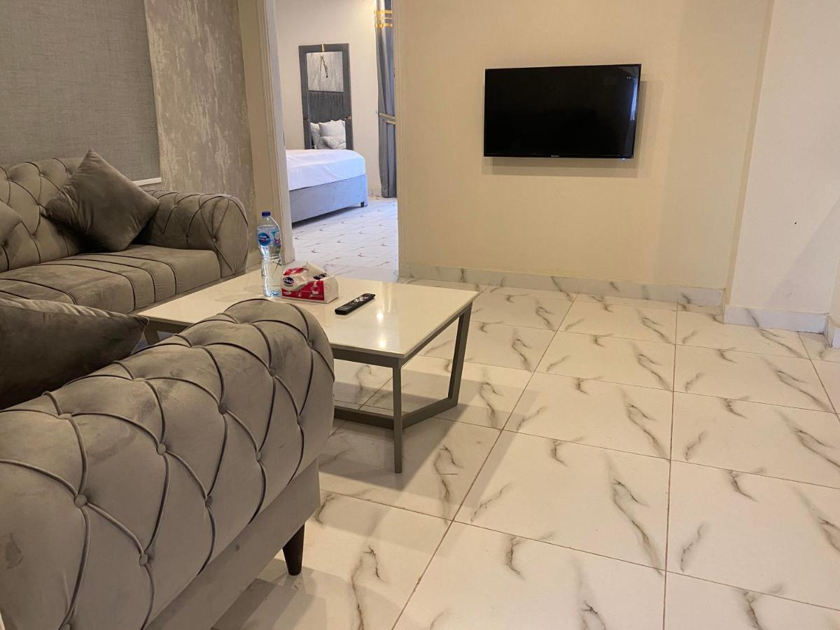Luxe Suites Bahria Town Lahore Eksteriør bilde