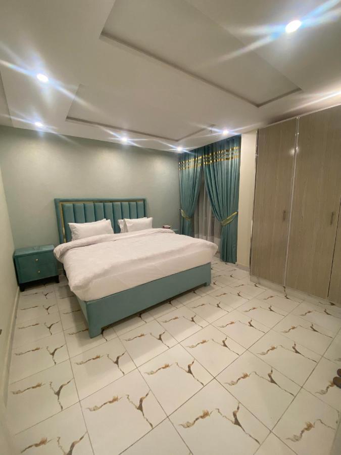 Luxe Suites Bahria Town Lahore Eksteriør bilde