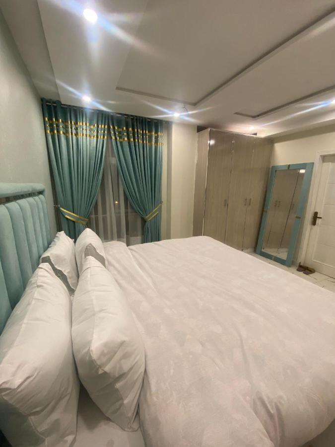 Luxe Suites Bahria Town Lahore Eksteriør bilde