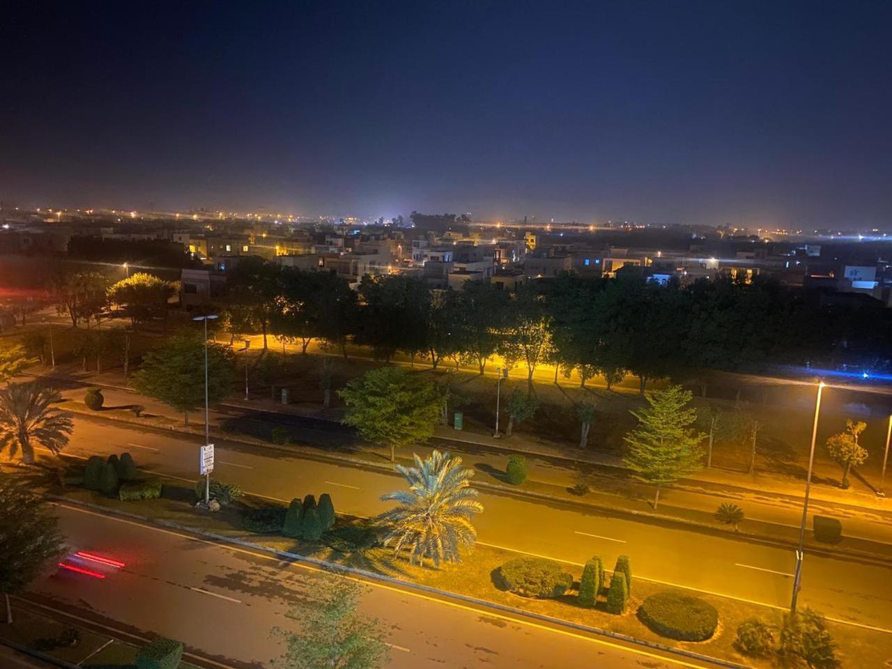 Luxe Suites Bahria Town Lahore Eksteriør bilde