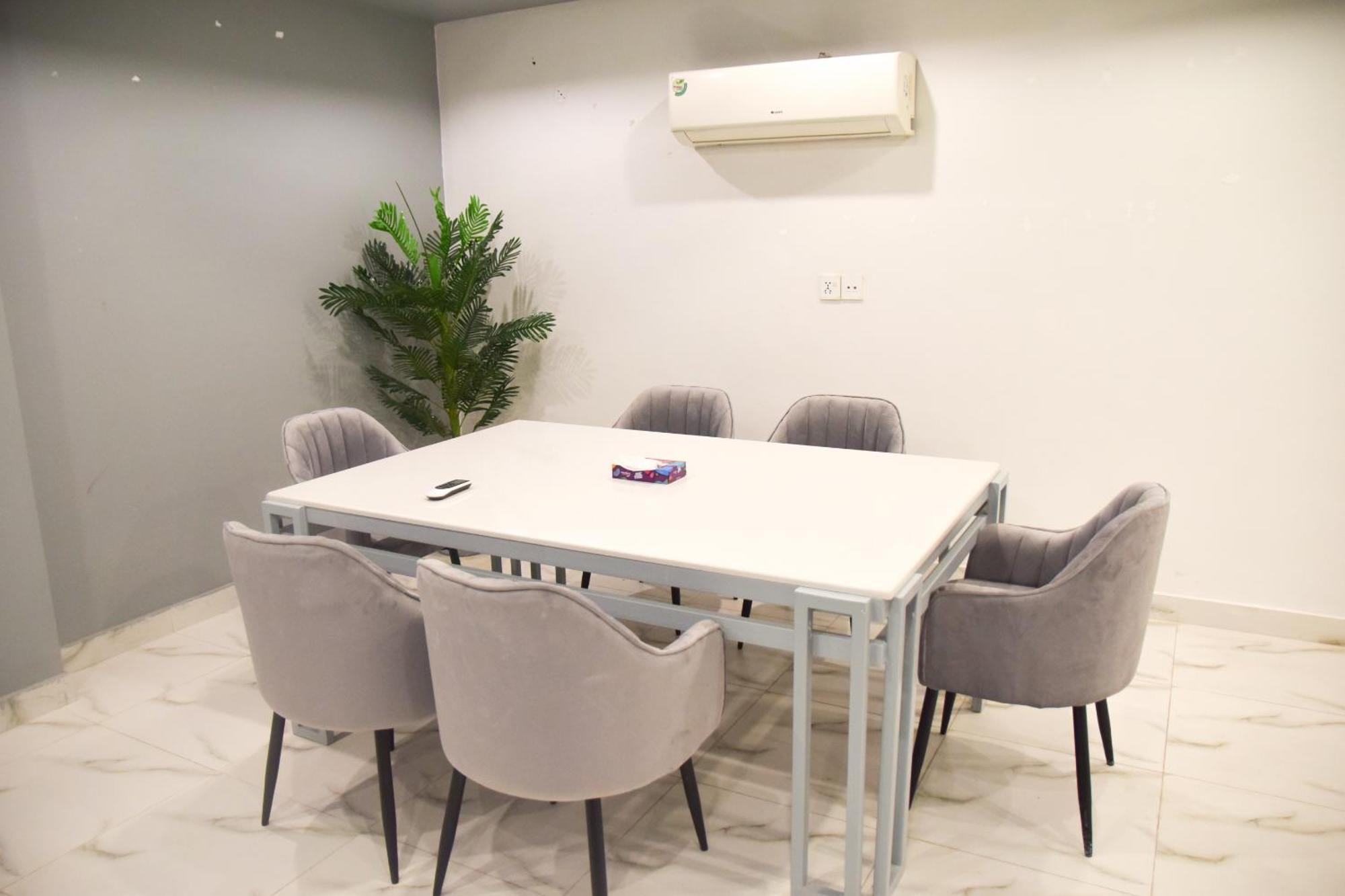 Luxe Suites Bahria Town Lahore Eksteriør bilde