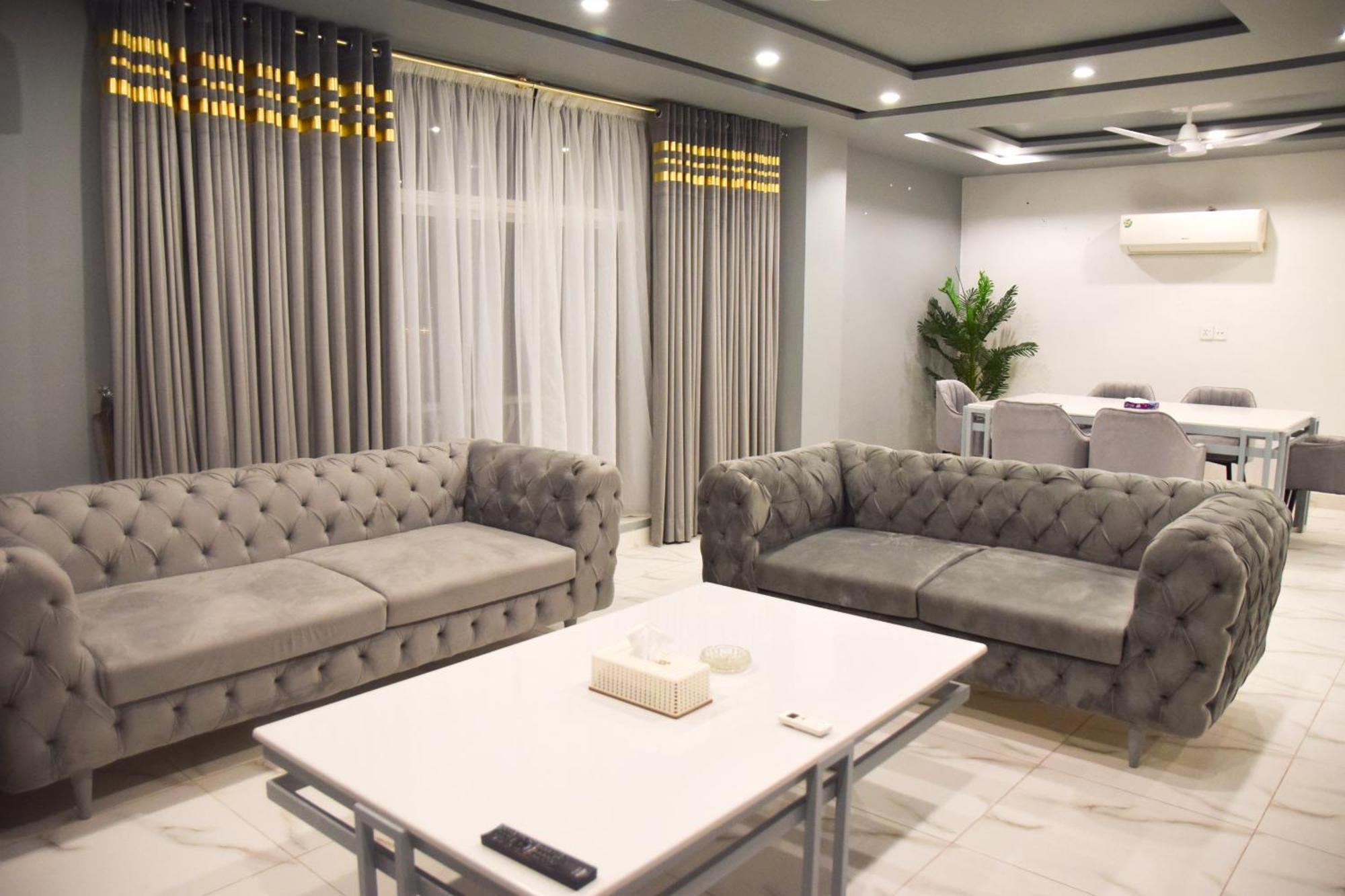 Luxe Suites Bahria Town Lahore Eksteriør bilde